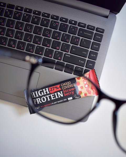 БИО високо протеиново блокче с розов шоколад и ягоди