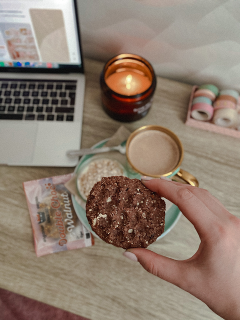 Био Курабийка с двоен шоколад и орехови